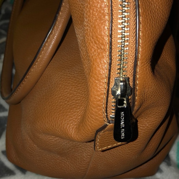 Handbag - Picture 3 of 8